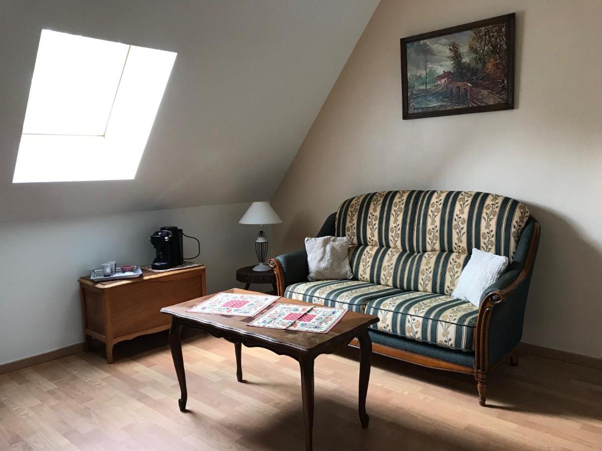 Gîte Le Mur magnifique longère au Bourgogne-du-Sud Oye Extérieur photo